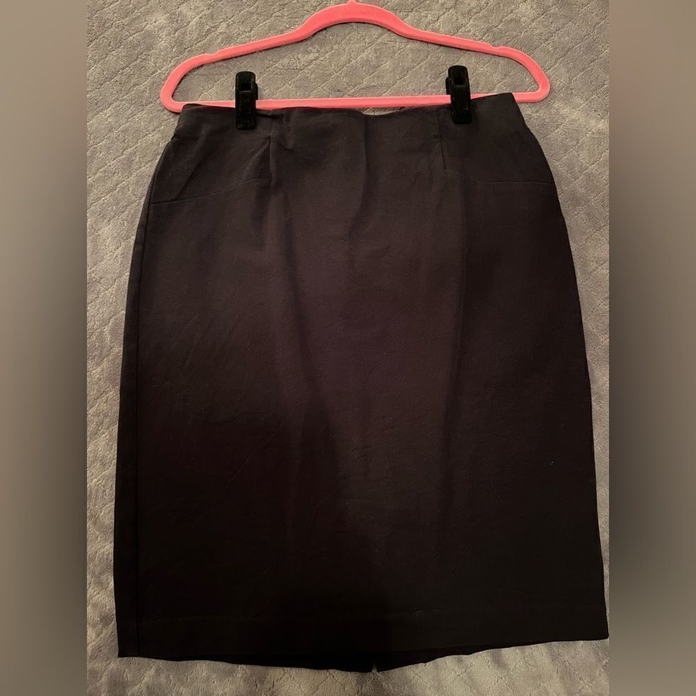 Simply Styled Black Pencil Skirt